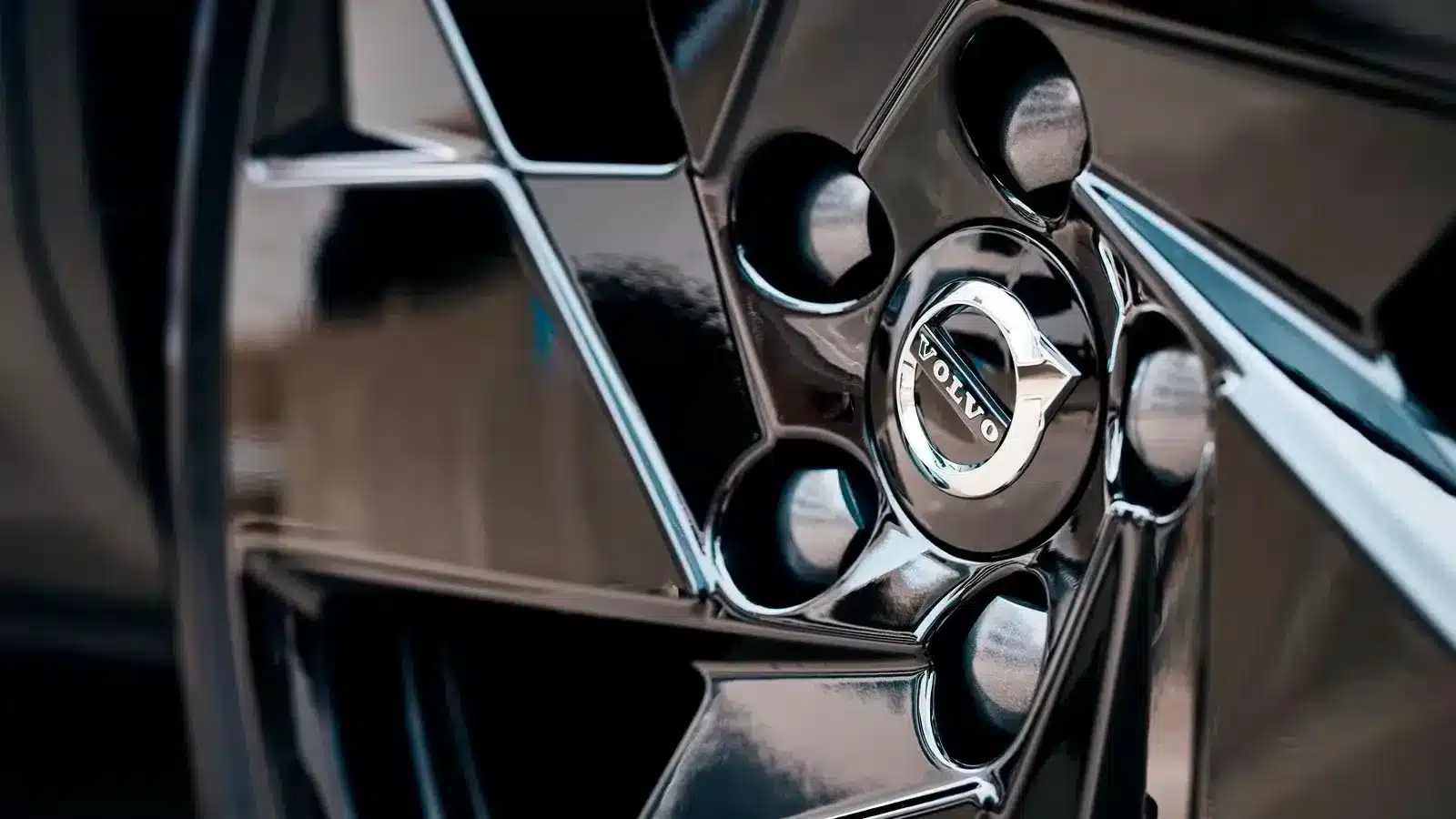 Detalle-6-Volvo-EC40-Los-Coches-2025