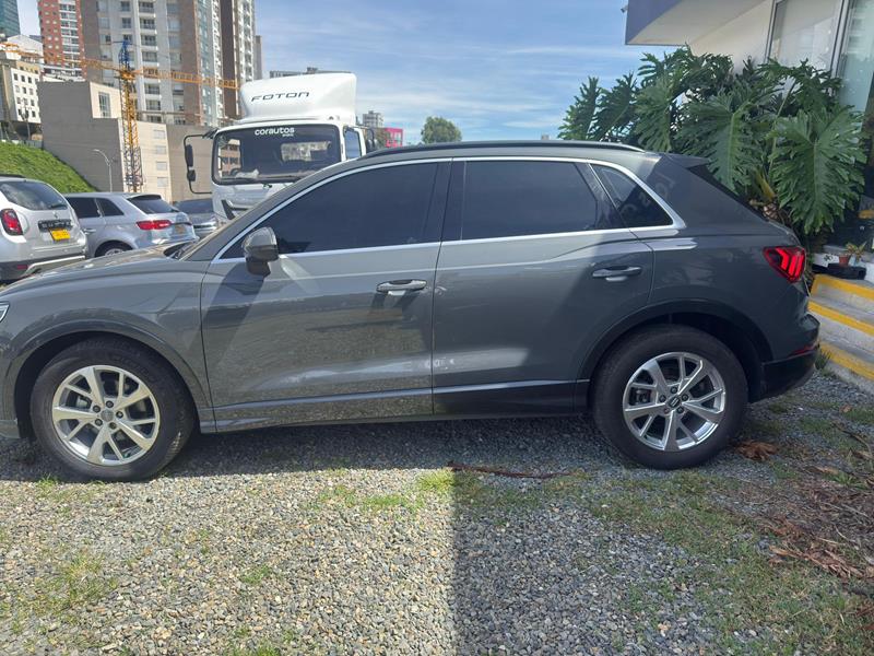 AUDI Q3 AMBITION 1.4 AT 4X2