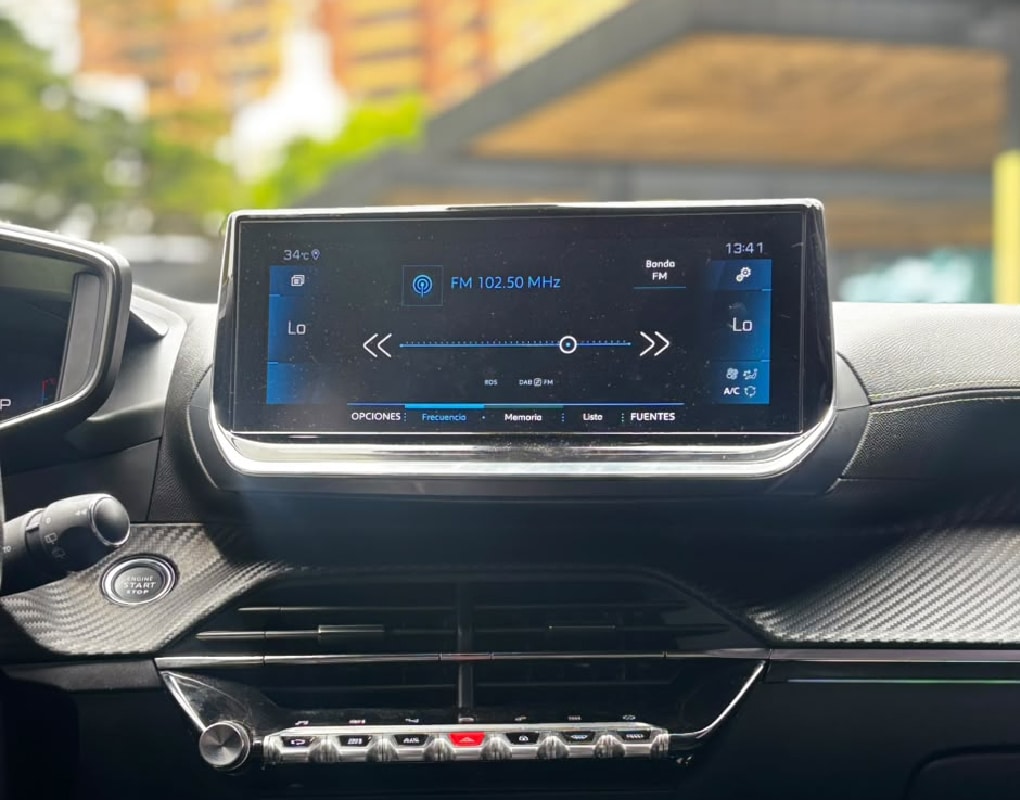 PEUGEOT 2008 GT LINE KUY398