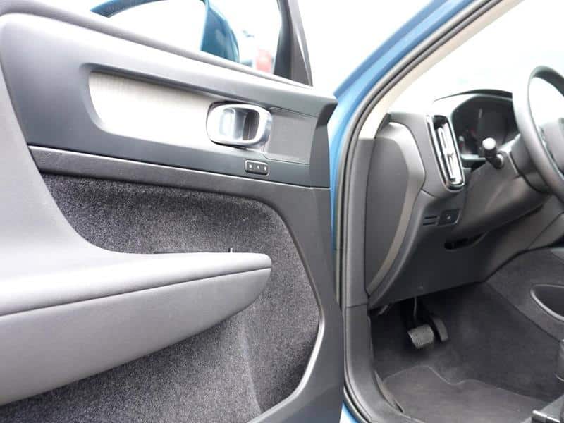 VOLVO XC 40 PLUS B 4 2,0 AT HIBRIDO LNY070