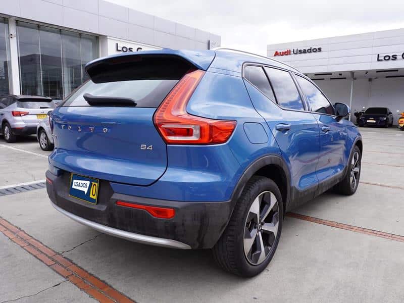 VOLVO XC 40 PLUS B 4 2,0 AT HIBRIDO LNY070
