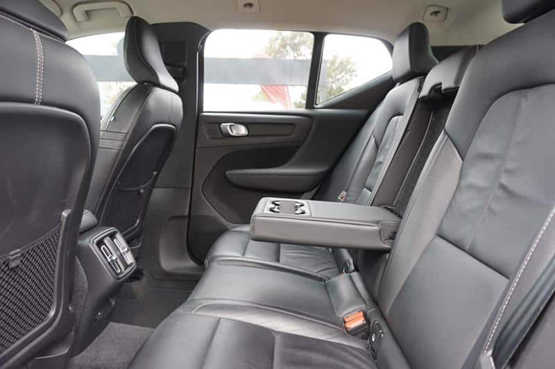 VOLVO XC 40 PLUS B 4 2,0 AT HIBRIDO LNY070