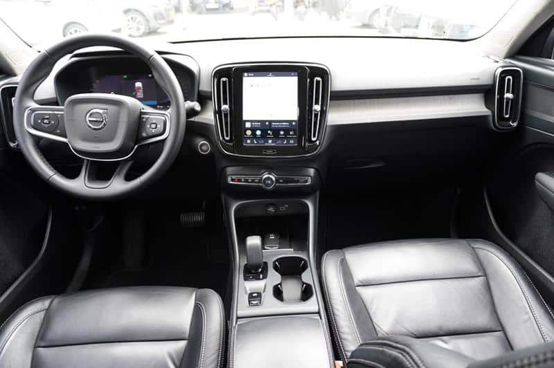 VOLVO XC 40 PLUS B 4 2,0 AT HIBRIDO LNY070