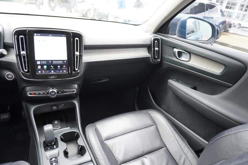 VOLVO XC 40 PLUS B 4 2,0 AT HIBRIDO LNY070