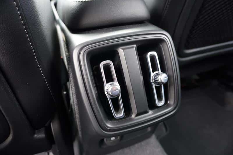 VOLVO XC 40 PLUS B 4 2,0 AT HIBRIDO LNY070
