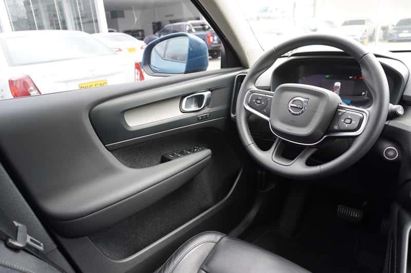 VOLVO XC 40 PLUS B 4 2,0 AT HIBRIDO LNY070