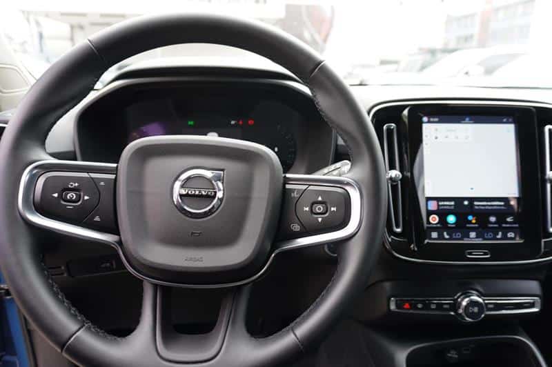 VOLVO XC 40 PLUS B 4 2,0 AT HIBRIDO LNY070