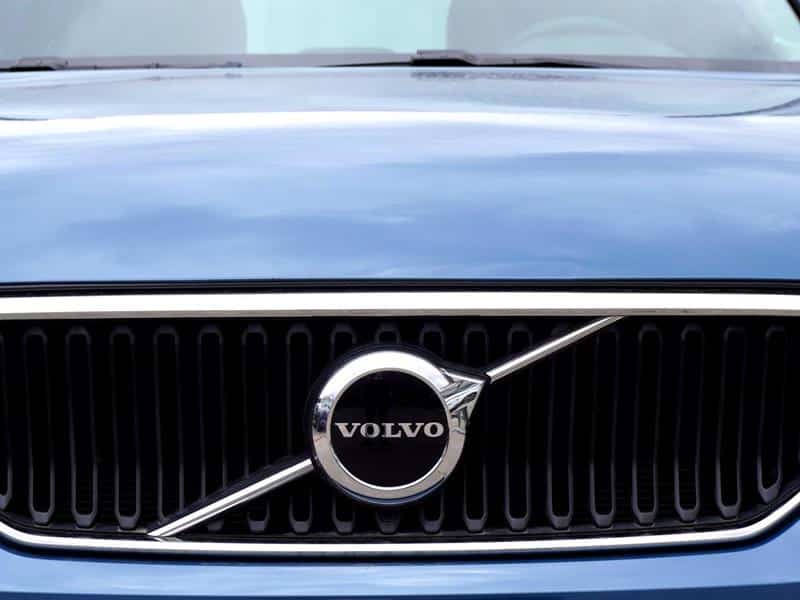 VOLVO XC 40 PLUS B 4 2,0 AT HIBRIDO LNY070