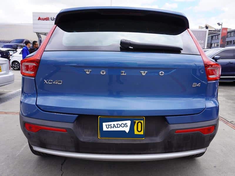 VOLVO XC 40 PLUS B 4 2,0 AT HIBRIDO LNY070