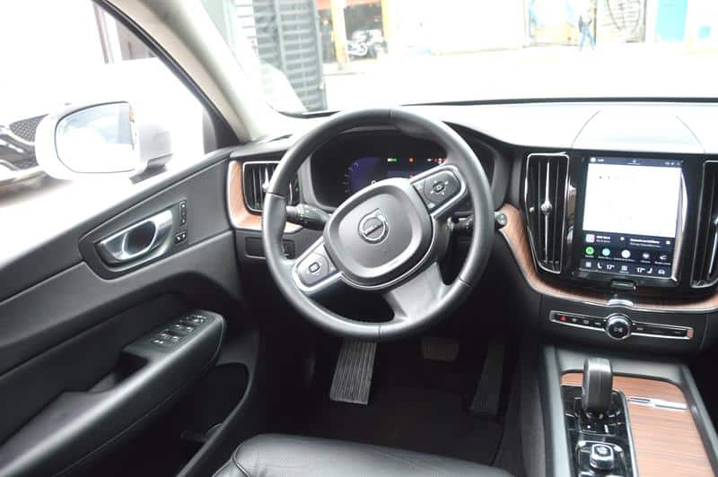 VOLVO XC 60 PLUS T8 2.0 AT HIBRIDA ENCHUFABLE NIY097