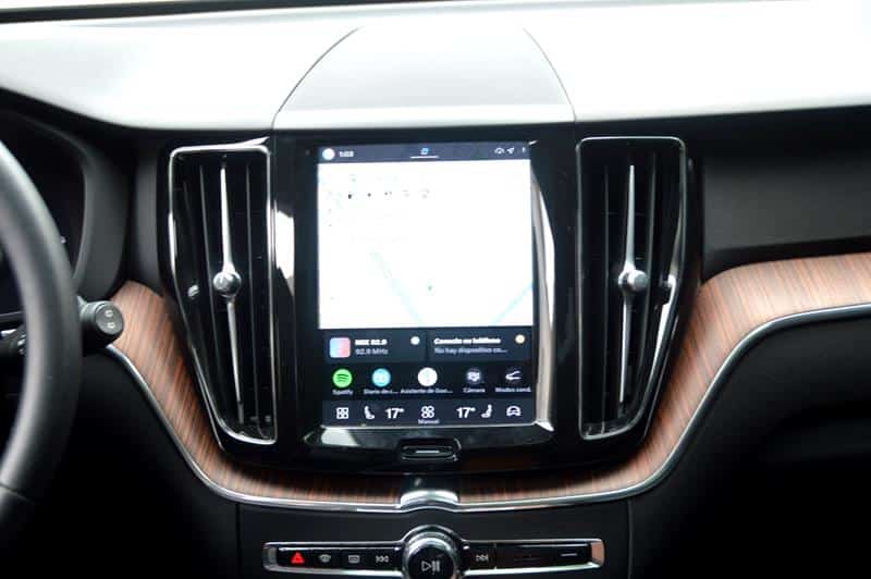 VOLVO XC 60 PLUS T8 2.0 AT HIBRIDA ENCHUFABLE NIY097