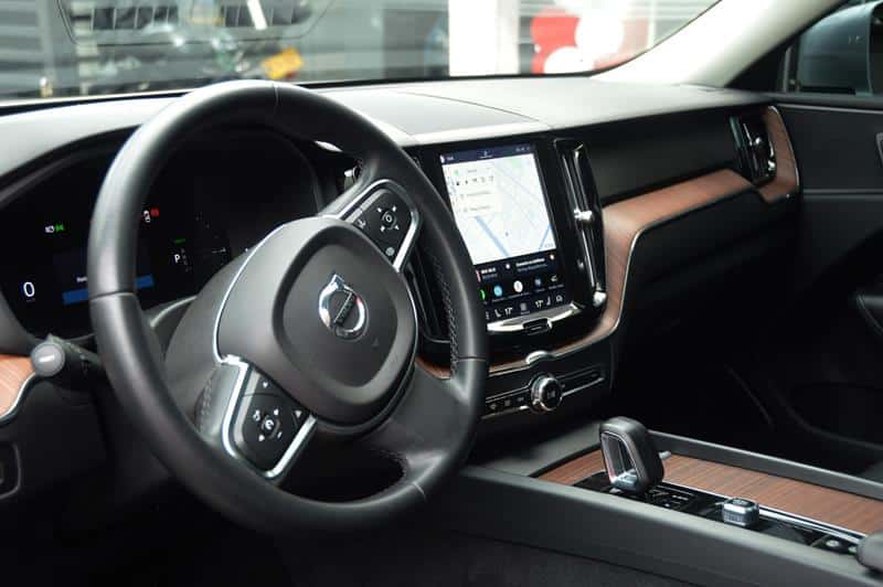 VOLVO XC 60 PLUS T8 2.0 AT HIBRIDA ENCHUFABLE NIY097