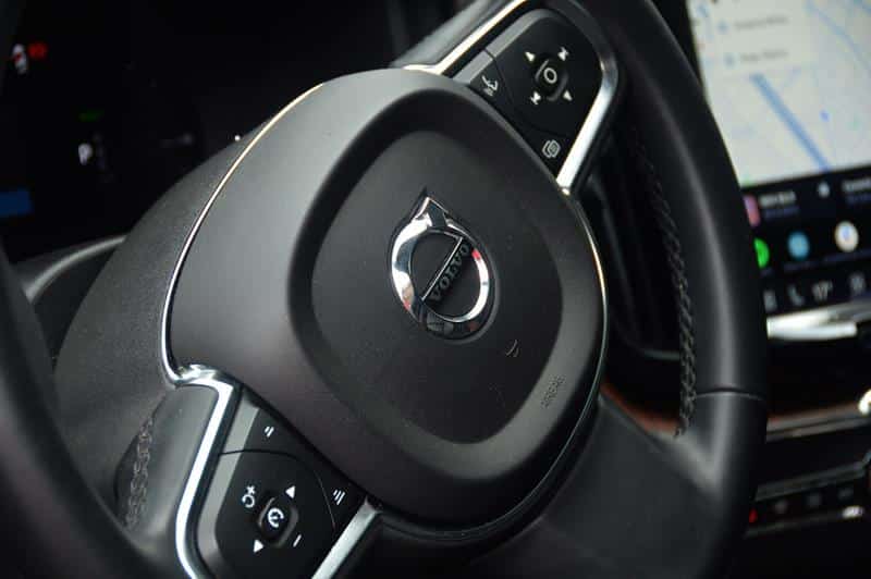 VOLVO XC 60 PLUS T8 2.0 AT HIBRIDA ENCHUFABLE NIY097