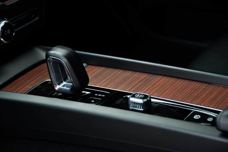 VOLVO XC 60 PLUS T8 2.0 AT HIBRIDA ENCHUFABLE NIY097