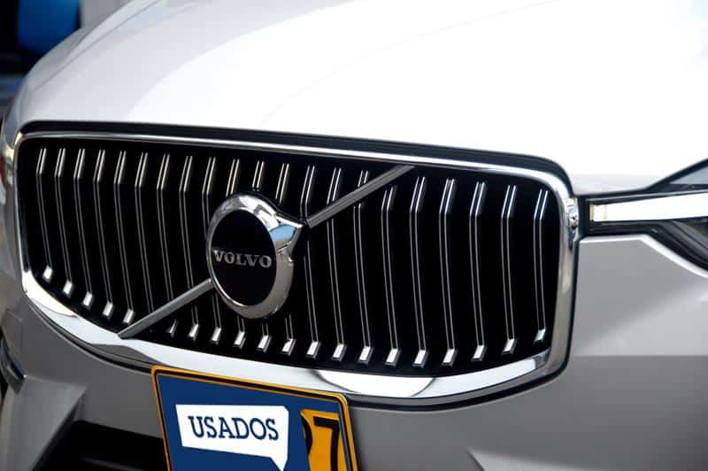 VOLVO XC 60 PLUS T8 2.0 AT HIBRIDA ENCHUFABLE NIY097