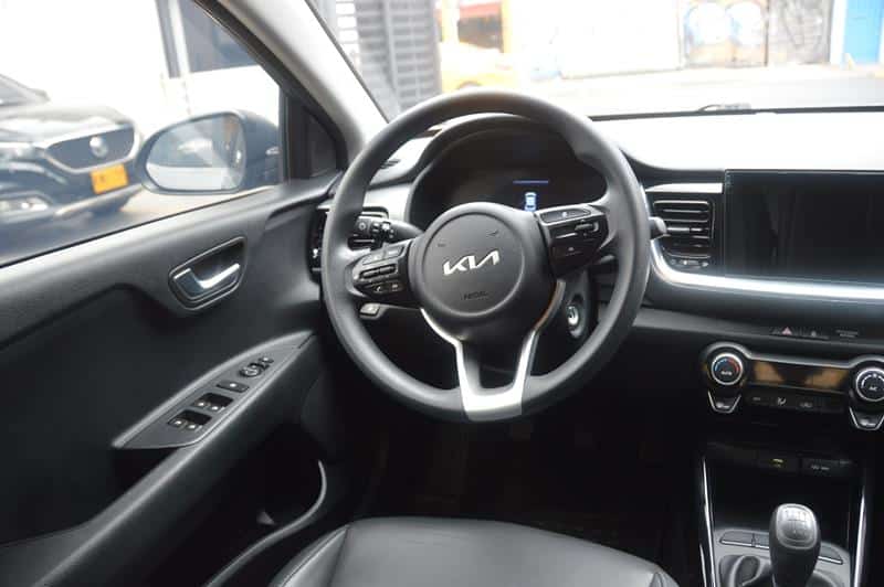 KIA STONIC DESIRE 1.0 MT HIBRIDO NKT073
