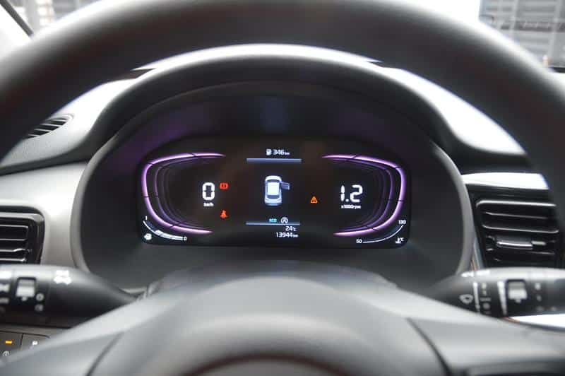 KIA STONIC DESIRE 1.0 MT HIBRIDO NKT073
