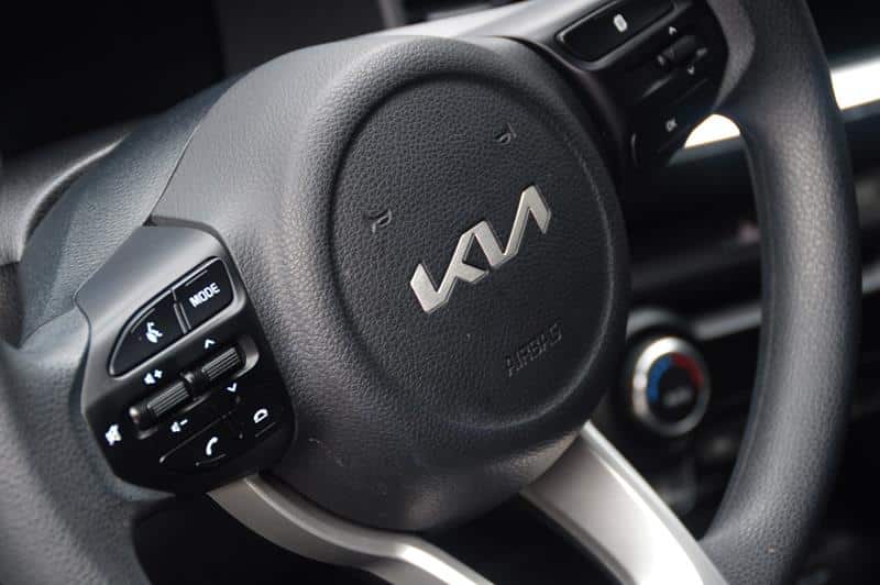 KIA STONIC DESIRE 1.0 MT HIBRIDO NKT073