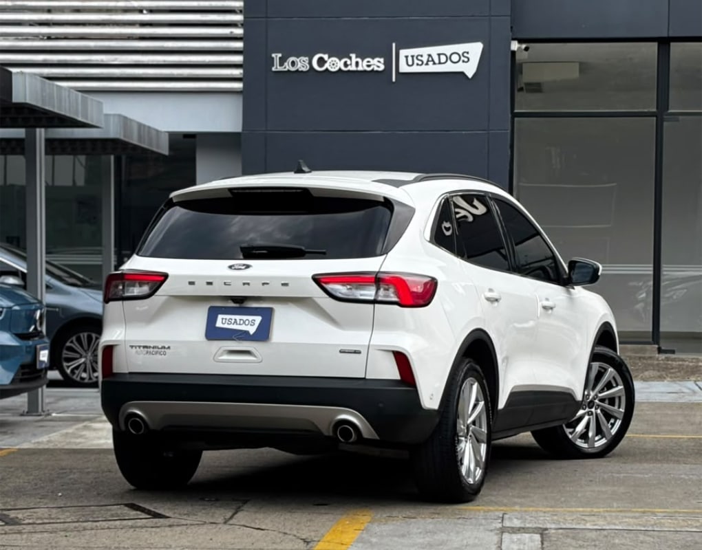 FORD ESCAPE TITANIUM HEV LLK424