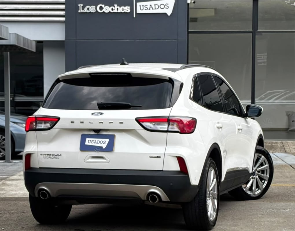 FORD ESCAPE TITANIUM HEV LLK424