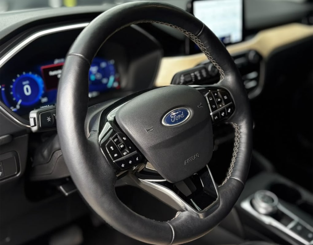 FORD ESCAPE TITANIUM HEV LLK424
