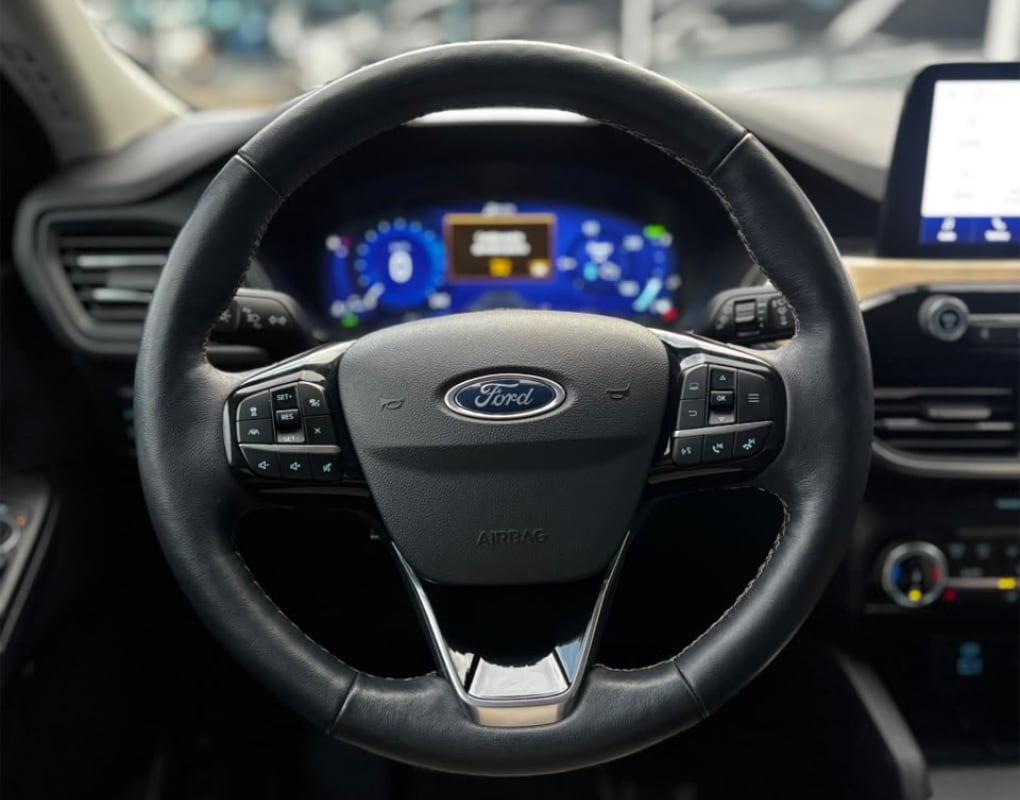 FORD ESCAPE TITANIUM HEV LLK424